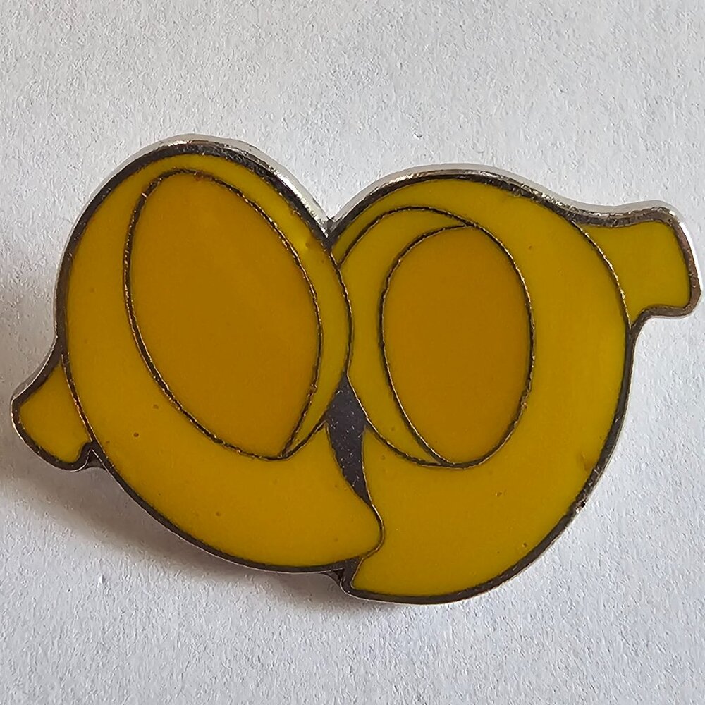 DISNEY Pin Trading ~ Minnie Mouse ~ Iconic Yellow Shoes with Glitter ~ 2017